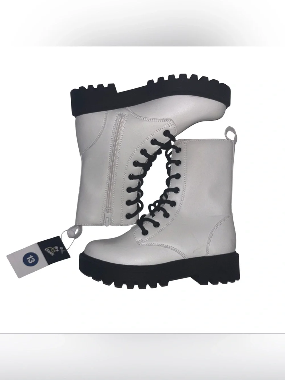 🎨 art class 🎨 White Combat Boots with Black Lug Sole Girls Size 13